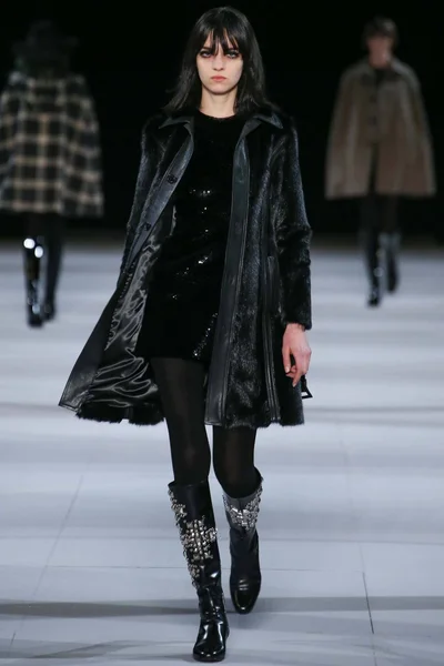 Look 11